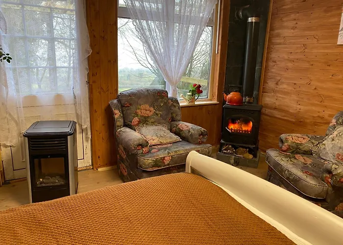 Cozy In A Barn With Farm View בית כפרי